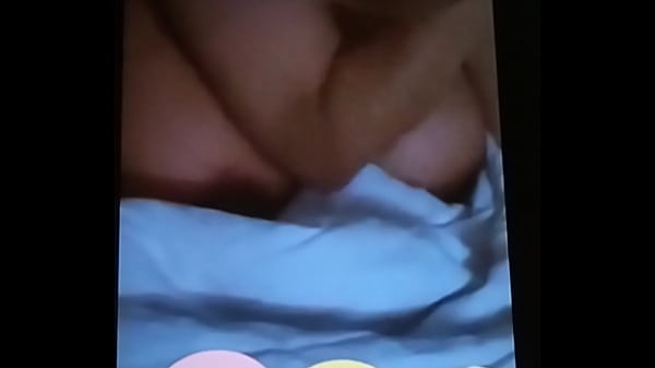 Arab Housewife exposes boobs to Desi boy dubai
