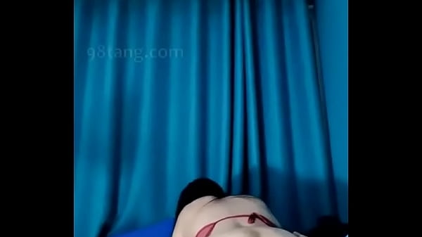 身材超棒的漂亮空姐激战保安大叔