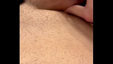 Deutsche Daddy Stimme dominiert dich mit harter Beule in engen Jeans - PhantomGentX 