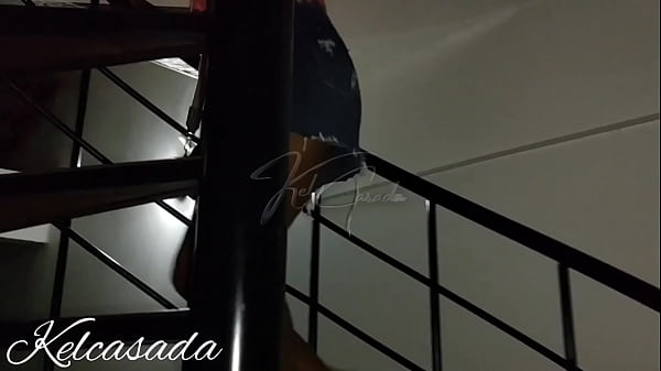 Play MP4 - Meu marido chamou um amigo pra me comer no motel de presente