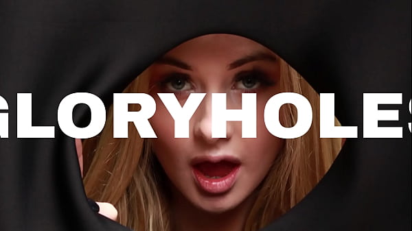 Gorgeous readhead makes herself cum