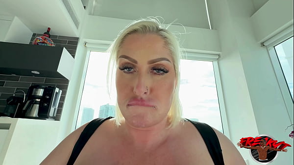 Mz Dani's Sloppy Blowjob And Titty Fuck thumbnail