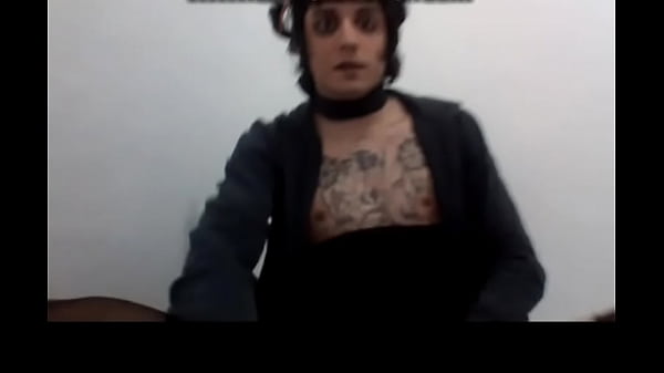 Play MP4 - Goth model t girl needs love