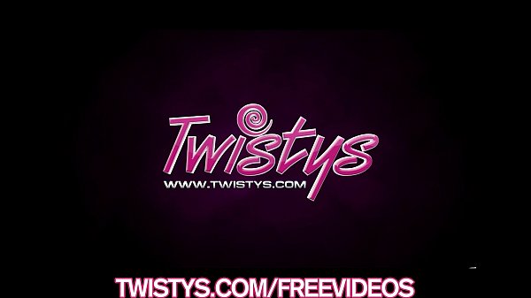 Play MP4 - Sexy brunette MILF Daisy Lynn fingers herself on camera