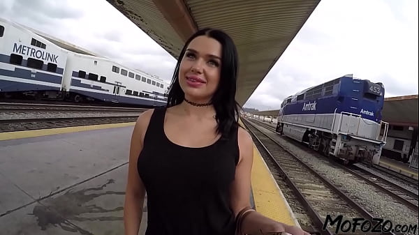 Play MP4 - MOFOZO&period;com - I Picked Up This Hot Chick On My Way To Santa Barbara&period; Then I Made A Video