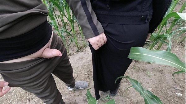 Play MP4 - risky public nature fuck in a cornfield - projectfundiary