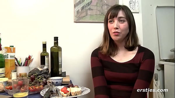 Amateur_Student From the USA Masturbates With a Dildo