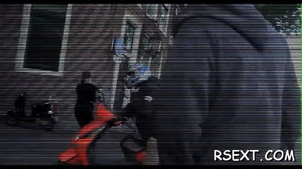 Dude gets his cock sucked 