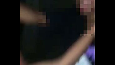 Trio callejero con una flaquita jovencita follando en una costrucion ella le dice tu no sabes singar por el culo 