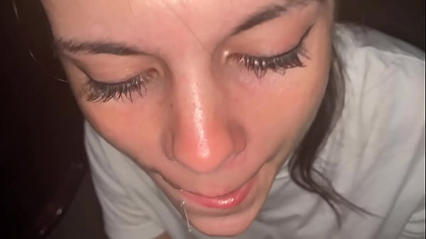 Play MP4 - fucked fellow traveler in the ass on the street