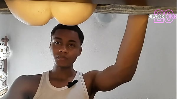 No quieres follar con papi en estilo perrito? 