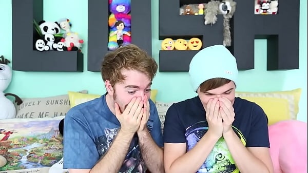 REACTING TO_LESBIAN_PORN WITH SHANE_DAWSON