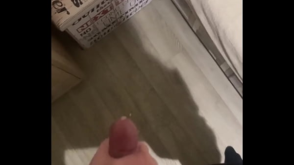 18-Year-Old Twink Plays With Himself on Camera