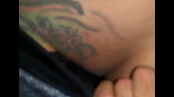 Nonton Close Look At A Pussy thumbnail