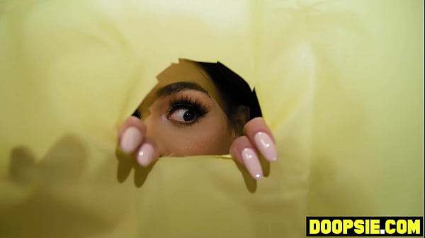 Play MP4 - Three big dick shemales blow and rail each other after workout