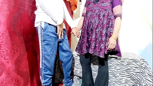 Nonton Bhabhi Enjoyed It When Brother-in-law's Cock Went Into Her Big Ass, Indian Gaand Rough Anal Fucked thumbnail