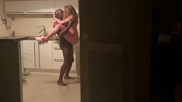 Mon Mari A Appel&eacute; Son Ami Pour Qu'il Me Baise Le Cul Avec Sa Grosse Bbc ! thumbnail