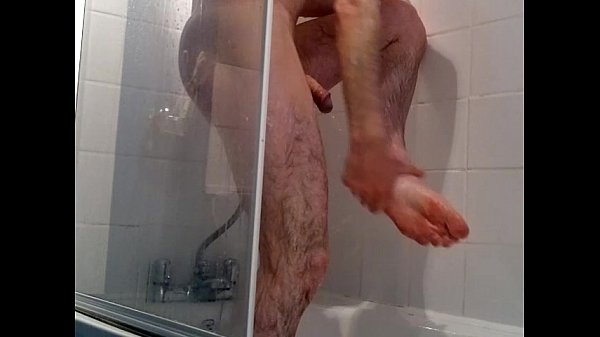 Play MP4 - Having A Shower