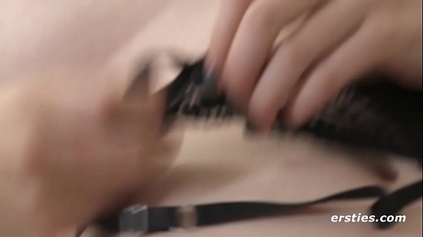 Sexy Sonja Rubs Pussy through_Panties