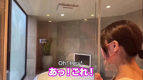 Play MP4 - ローション風呂に入ったらヌルヌル亀頭責め手コキでM男の潮吹きが止まらず、立ちバックで早漏ナマ中出ししちゃいました