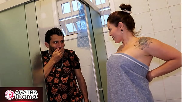 Agatha Mama Em: A Inquilina Milf Tarada thumbnail