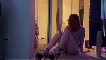 European Stepmom Artemisia Love Showing Her Hot Body And Showing Her Long Legs thumbnail