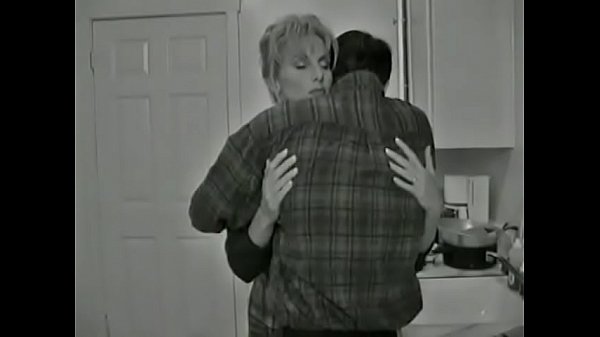 Play MP4 - Blond bitch deep-throating and taking big cock