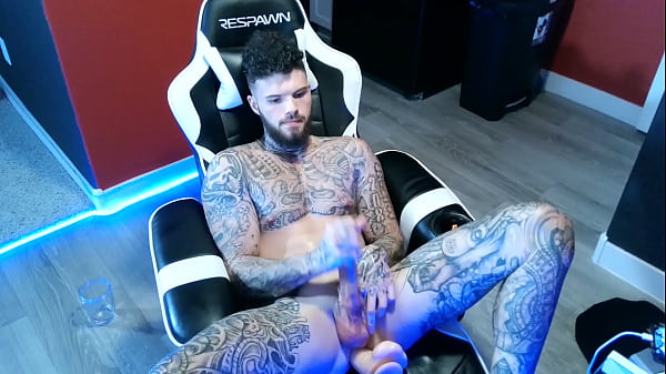 Play MP4 - i fucked my ass live on webcam