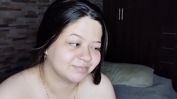 Probando el_nuevo aro de luzque mi_hermanastra compró Termina saltando en_mi pollacon su_coño mojado