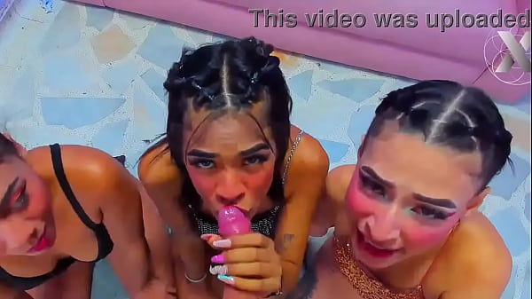 Play MP4 - compilation of whores sucking huge dicks