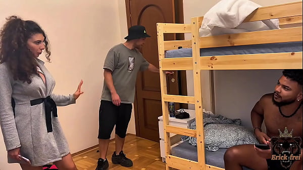 Play MP4 - Sonhei que estava comendo a buceta e o rabo da minha colega de quarto Italiana no acampamento de ver&atilde;o&comma; essa Lady Ana &eacute; mesmo um sonho