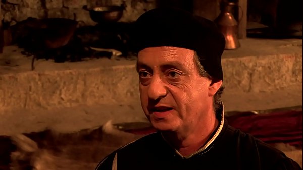 Play MP4 - Waiting for the enemy on the castle tower