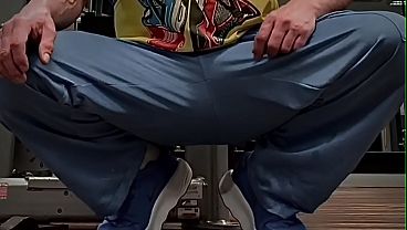 Del Gym A Grabar Un Video Gay Como Puta Marica En Castidad Pic&aacute;ndose El Culo Apretado De Macho Heterosexual thumbnail