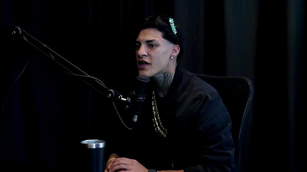 Play MP4 - Se sentiu estranho no come&ccedil;o ap&oacute;s os atendimentos&comma; conheceu uma criadora na sauna&comma; tiveram que mesclar pra n&atilde;o ter somente gays&comma; e foi assaltado - Gabriell Rios &lpar;WATCH ON&colon; SHEER&sol;RED&rpar;