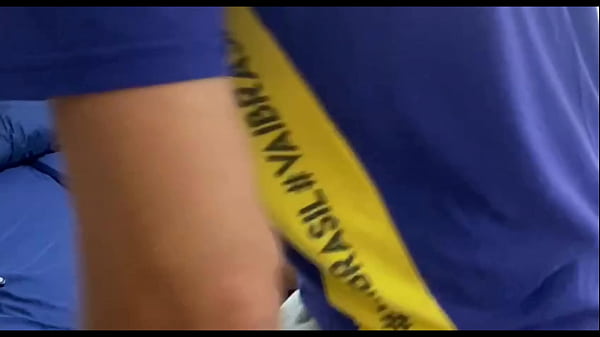 Aprontando Em P&uacute;blico Na Praia Grande Quem Vai Me Dar O Cu thumbnail