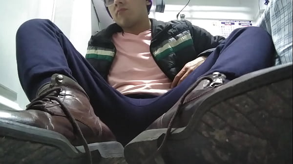 Play MP4 - Lick my big boots and sweaty male 9&period;5 feet