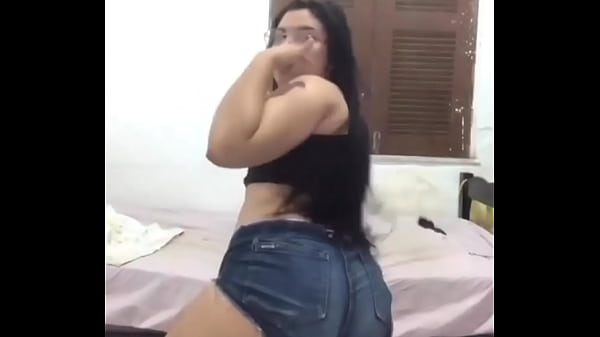 Gordinha dançando funk