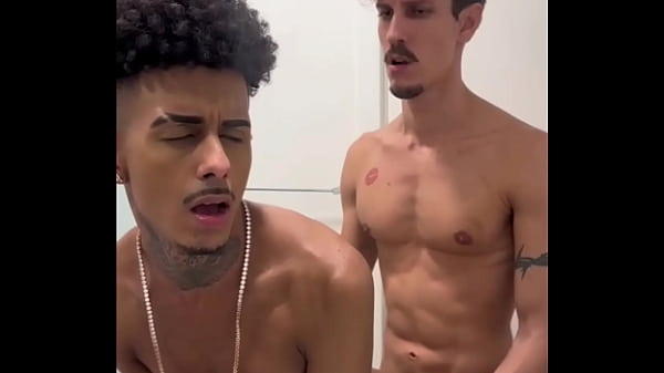 Chamei O Colega Da Faculdade Pra Vir Fazer Um Trabalho Em Casa, Mas O Puto Queria Era Fuder. - Parte Ii thumbnail