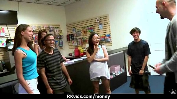 Amateur cutiepaying_the rent24