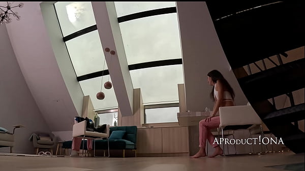 Wetting someone elses jeans and getting golden shower 