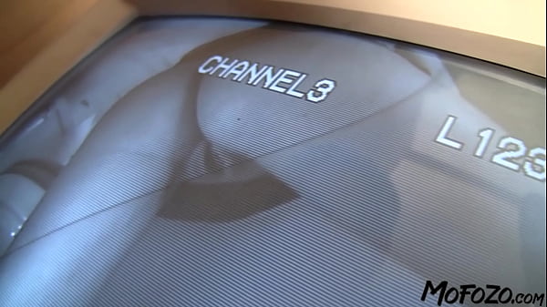 &ndash; black haired amateur gets fucked by the mechanic