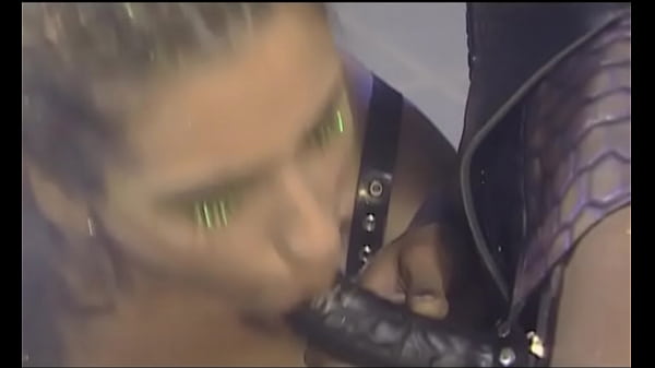 Beautiful ebony bettina has fetish trio with lisa sparkle 