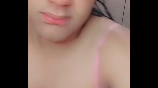 Play MP4 - Trans novinha sentando no brinquedo