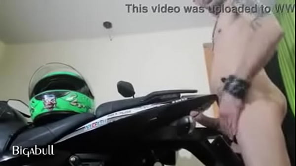 Ivanxxl - Update #44 - Mastubando Con Mi Moto - May 31, 2025 thumbnail