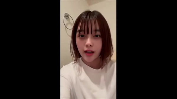 ぴっちぴちの黒スキニー履いたままおもちゃを使ってト レでオナニーしてたら濡れ過ぎちゃいました