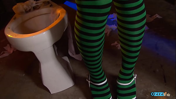 Nonton Although The Ghetto Is A Frightening Place To Be, She Gets A Happy Ending. thumbnail