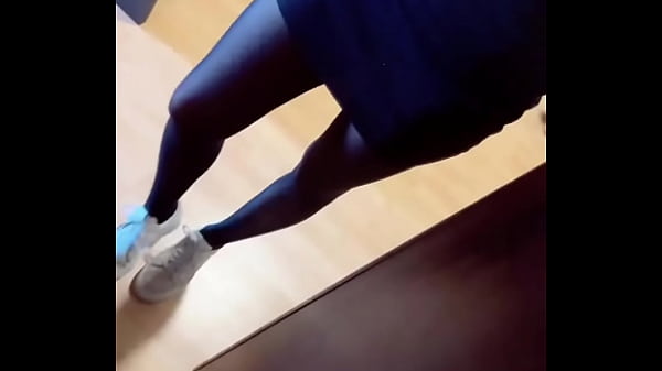 Good morning i know you love my nylon tights on of you&lsquo;ll see more of my sweaty soles ️#adidas #feet #fee
