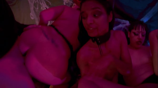 Invoca&ccedil;&atilde;o do mal as safadinhas invocam do al&eacute;m a morte e o capeta para levar gozadas deles