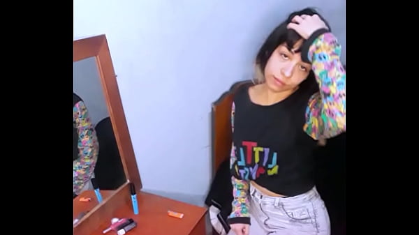 Nonton Bonneyuwu - 10:34 Maquillandome En Mi Cuarto thumbnail