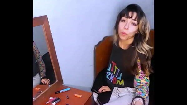 Play MP4 - Bonneyuwu - 10&colon;34 maquillandome en mi cuarto